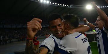 Primer plano de la felicidad. Miguel Navarro estableció el 1-0 de Talleres ante Huracán y la T va por todo (Javier Ferreyra / La Voz)