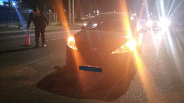 El conductor fue detenido tras la persecución policial.