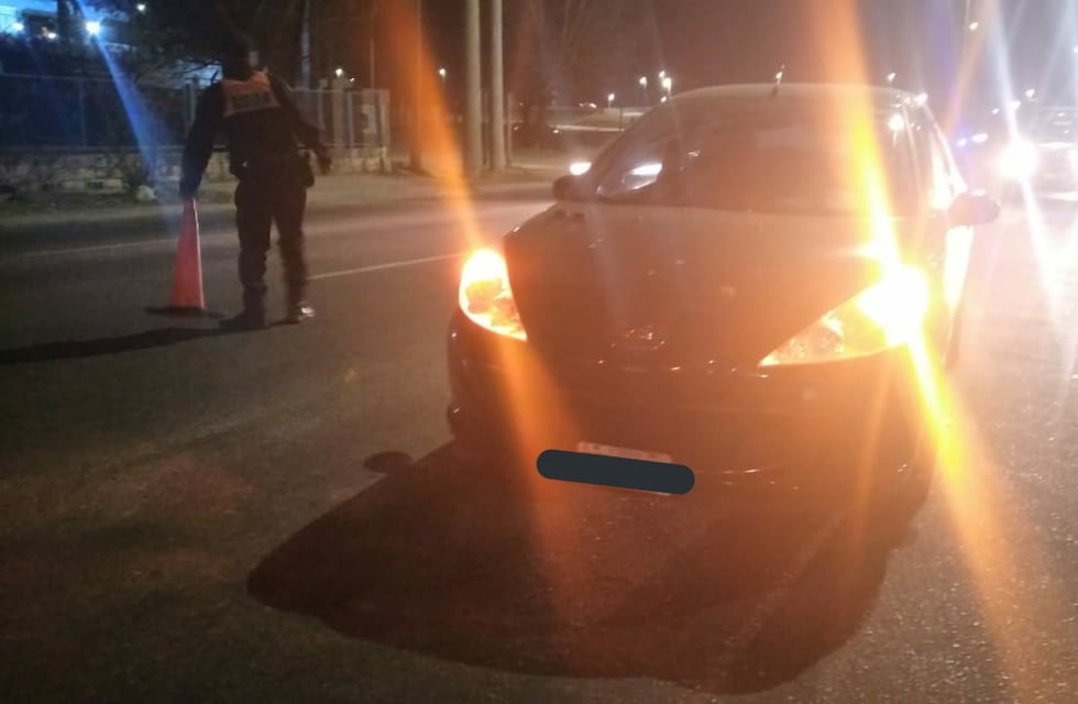 Manejaba alcoholizado y en contramano por la Avenida Circunvalación