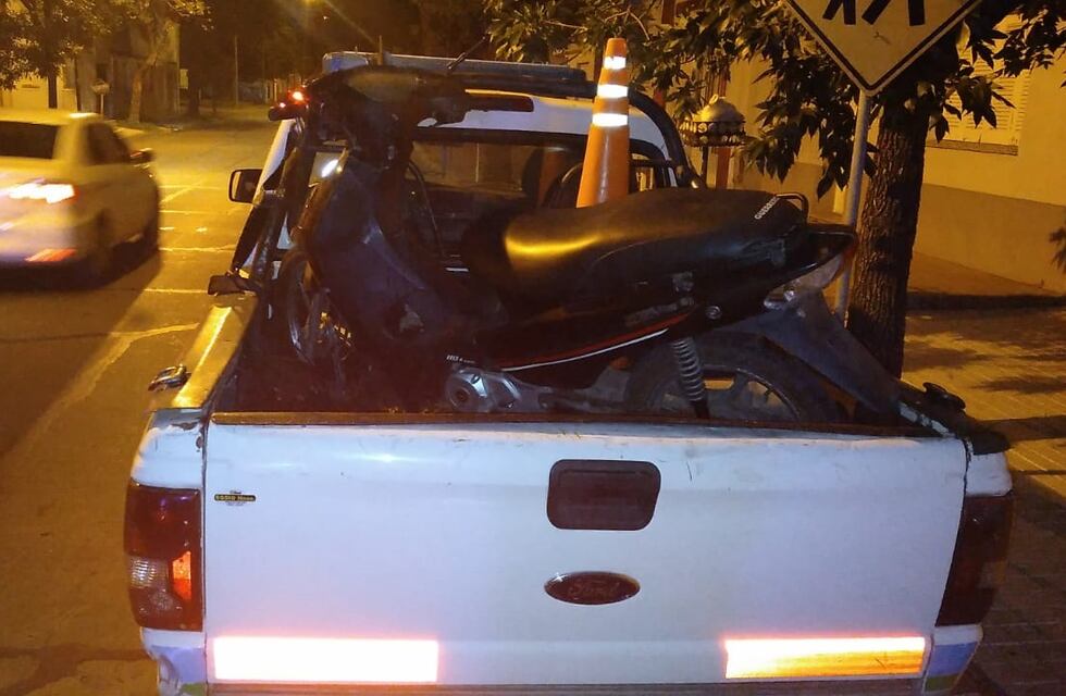 Alcoholizada, sin frenos, sin casco ni licencia