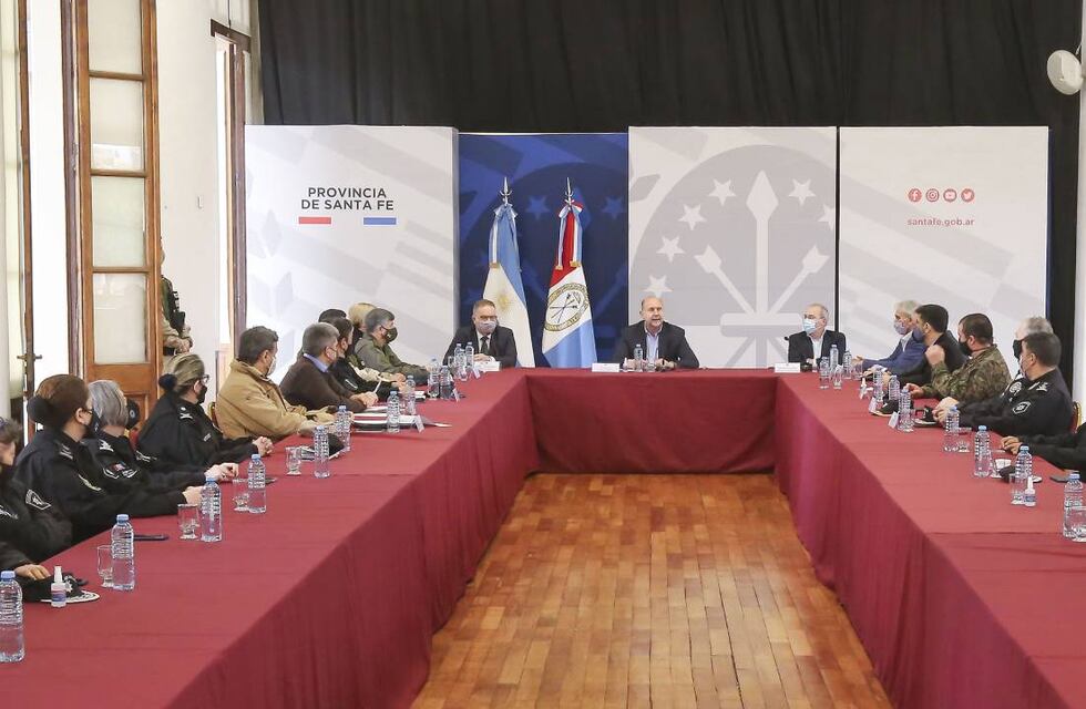 Santa Fe sumará 900 policías a fin de año para reforzar prevención en la calle