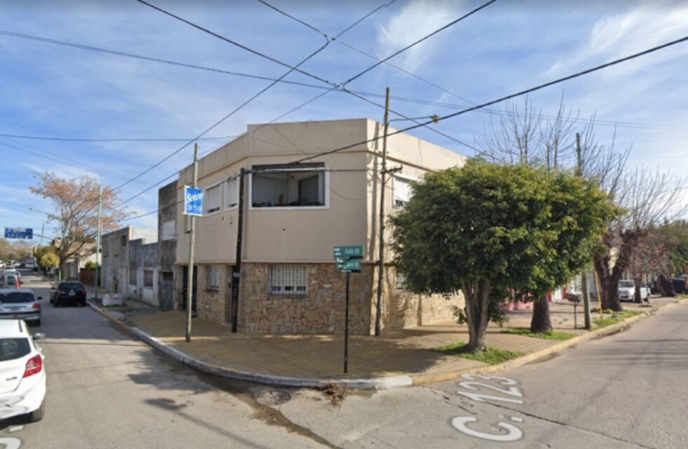 Tragedia en Ensenada: intentaban desalojar a una familia de una casa y mataron a una nena de dos años