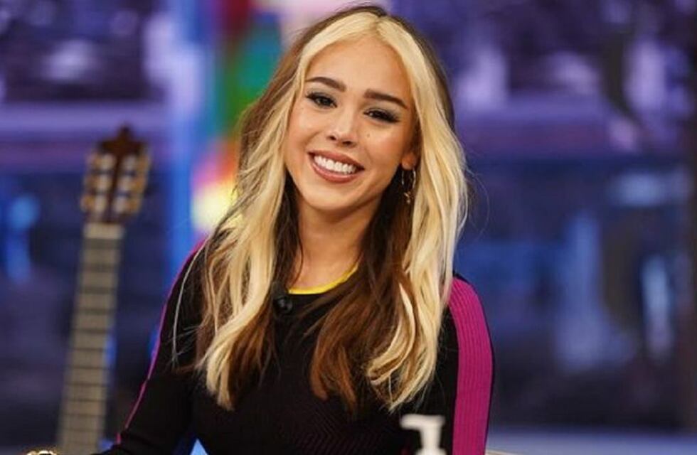 Danna Paola a puro Jean, con un minivestido desde Miami