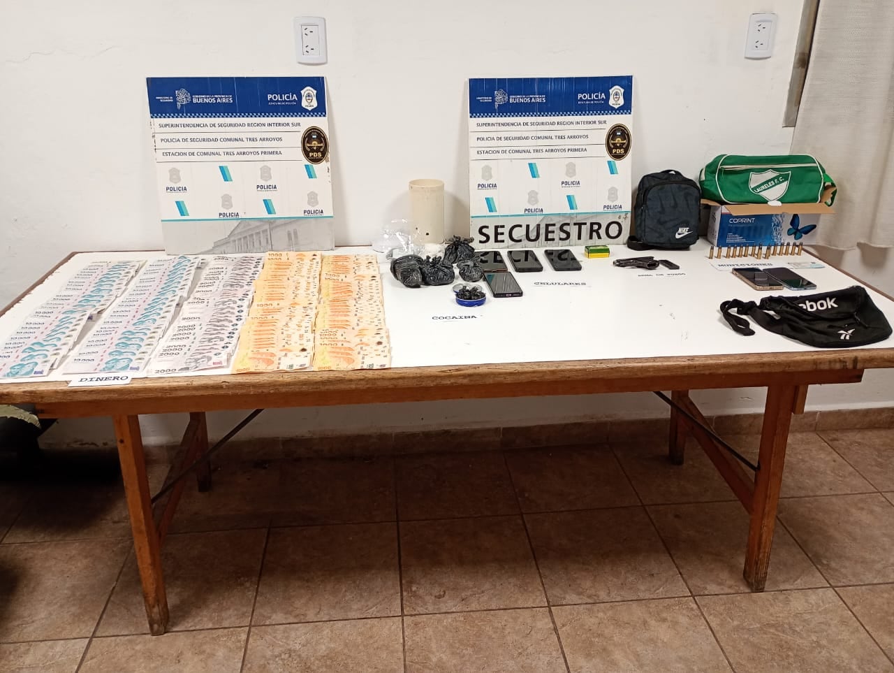 Persecución, dos aprehendidos y allanamiento positivo