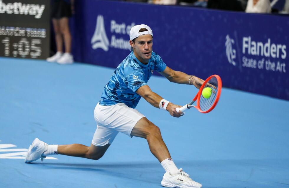 El “Peque” Schwartzman le ganó a Andy Murray y avanzó a cuartos de final del ATP de Amberes