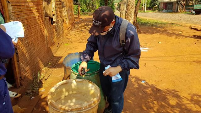 Operativos de limpieza y preventivos contra el dengue en Puerto Iguazú.