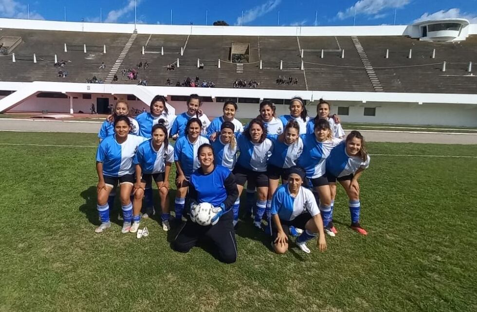 Fútbol Femenino: Base Naval cayó ante uno de los punteros