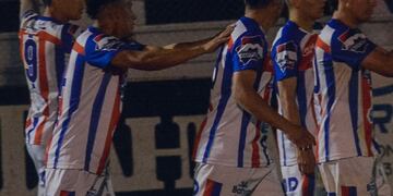 Sobre la hora, Rosario Puerto Belgrano empató ante Puerto Comercial.