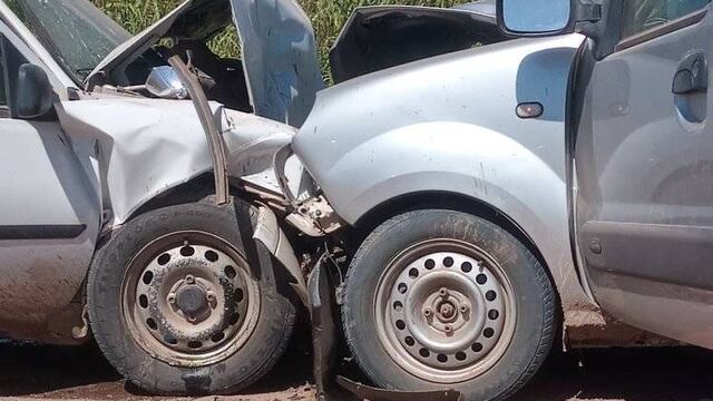 Falleció un hombre tras un choque frontal en La Para: cuatro niños fueron hospitalizados.
