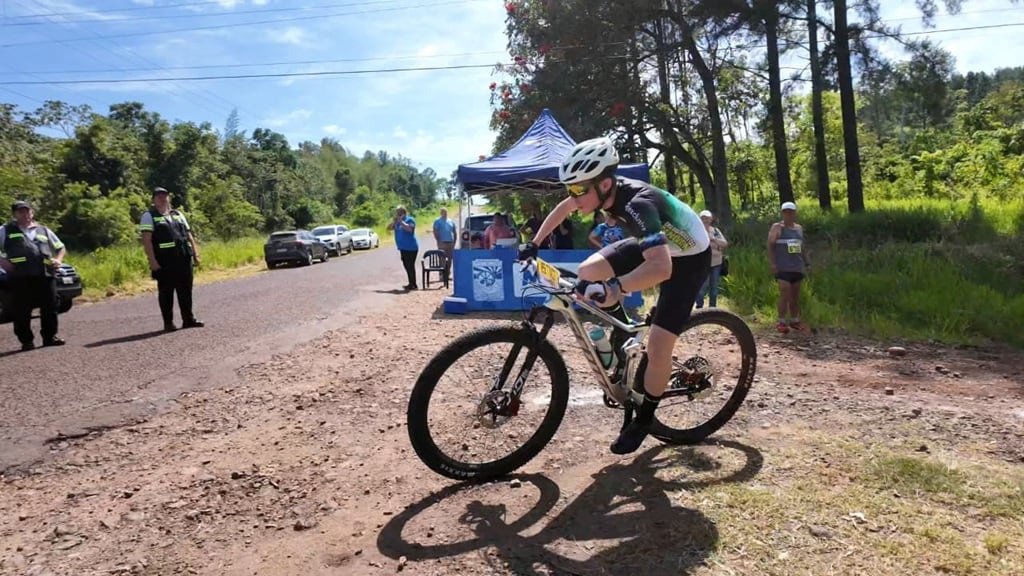 Montecarlo celebró una nueva edición del Triatlón con gran participación regional y alto nivel competitivo.