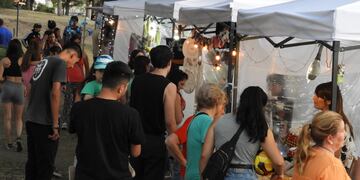 Buena concurrencia a la Feria de Emprendedores del Parque San Martín.