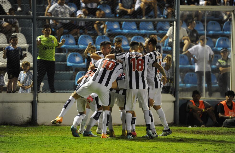 Cuánto pasó para que Talleres, Belgrano e Instituto ganaran en Primera en la misma fecha