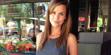 María del Mar saludó a sus seguidores de Instagram con fotos frente al espejo y en microbikini negra