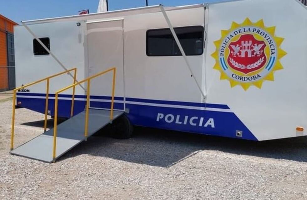 Efectivos de la “Comisaría en tu Barrio” lograron detener a 3 personas y secuestraron el vehículo