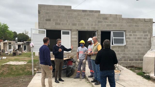 El intendente Luis Castellano recorrió las obras en el Cementerio