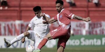 Gabriel Ávalos abrió la cuenta antes del primer cuarto de hora de juego.