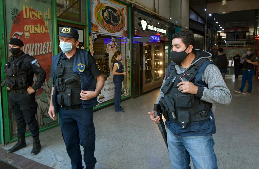 Delincuente armado asaltó un minimarket y se llevó toda la recaudacion