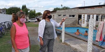 Egger recorrió el Centro Cultural y Educativo Puertas Abiertas