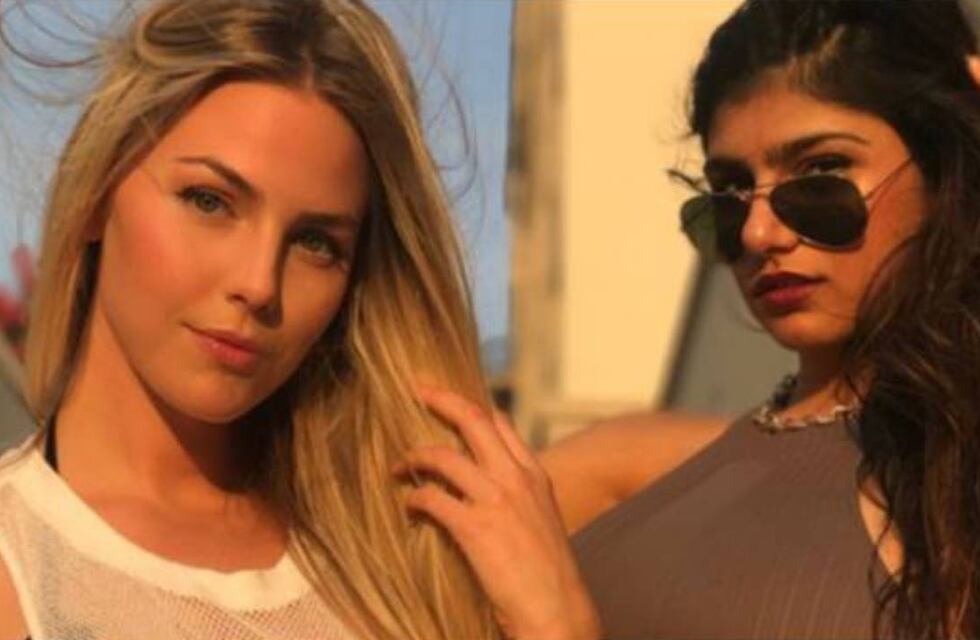 Jenna Lee, la mejor amiga de Mia Khalifa, posó desde el piso con una microbikini blanca