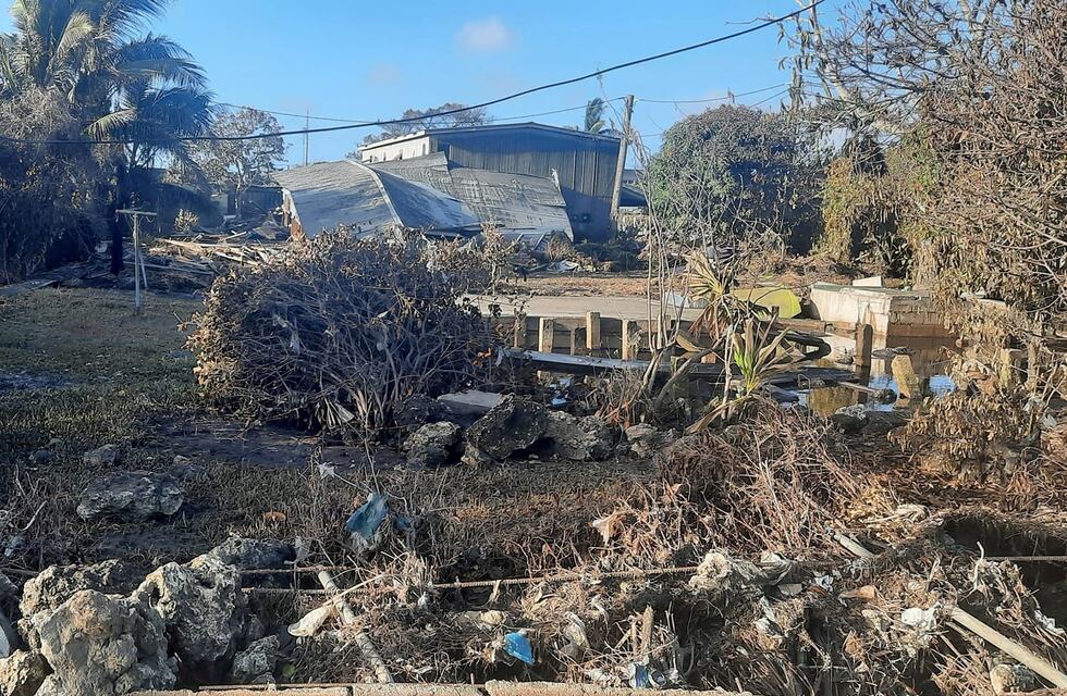 Tras el tsunami en Tonga, arribaron las primeras ayudas humanitarias