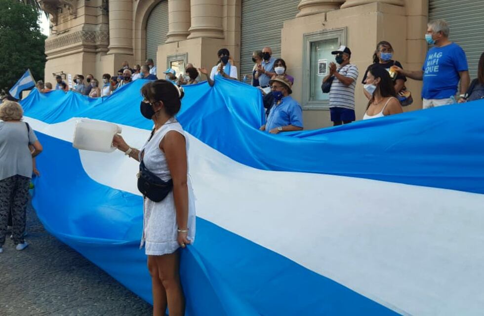 27F: en Bahía Blanca lo vecinos también se convocaron