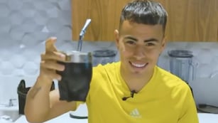 El Chino Zelarayán celebra su regreso a Belgrano. Un refuerzo de alta gama (La Voz archivo).