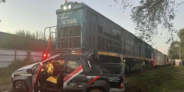 El tren colisionó a la camioneta en la zona noroeste de la ciudad de Córdoba.