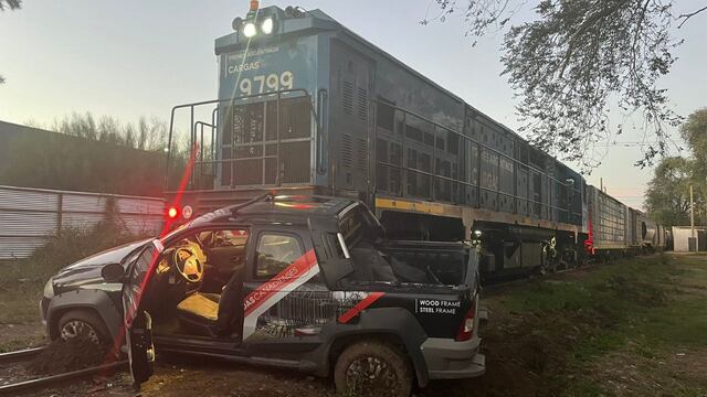 El tren colisionó a la camioneta en la zona noroeste de la ciudad de Córdoba.