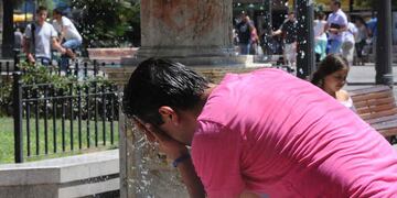 CALOR. Se anuncia para este miércoles, como días atrás en la ciudad de Córdoba.