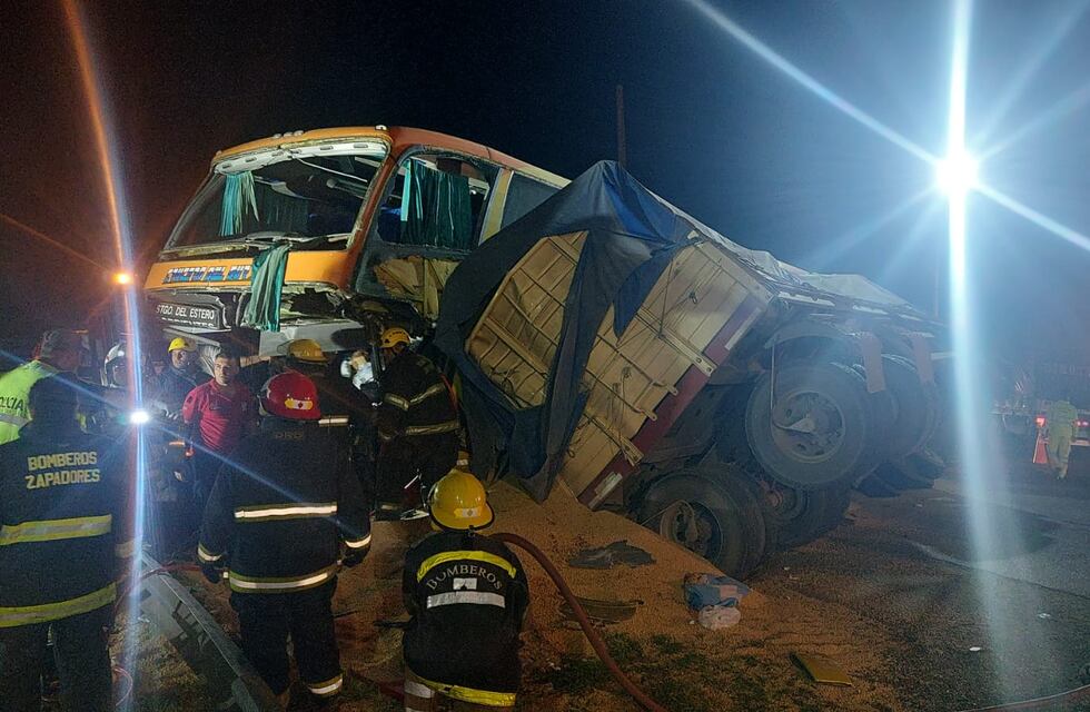 Murió un colectivero tras un choque con 14 personas heridas cerca de Ricardone