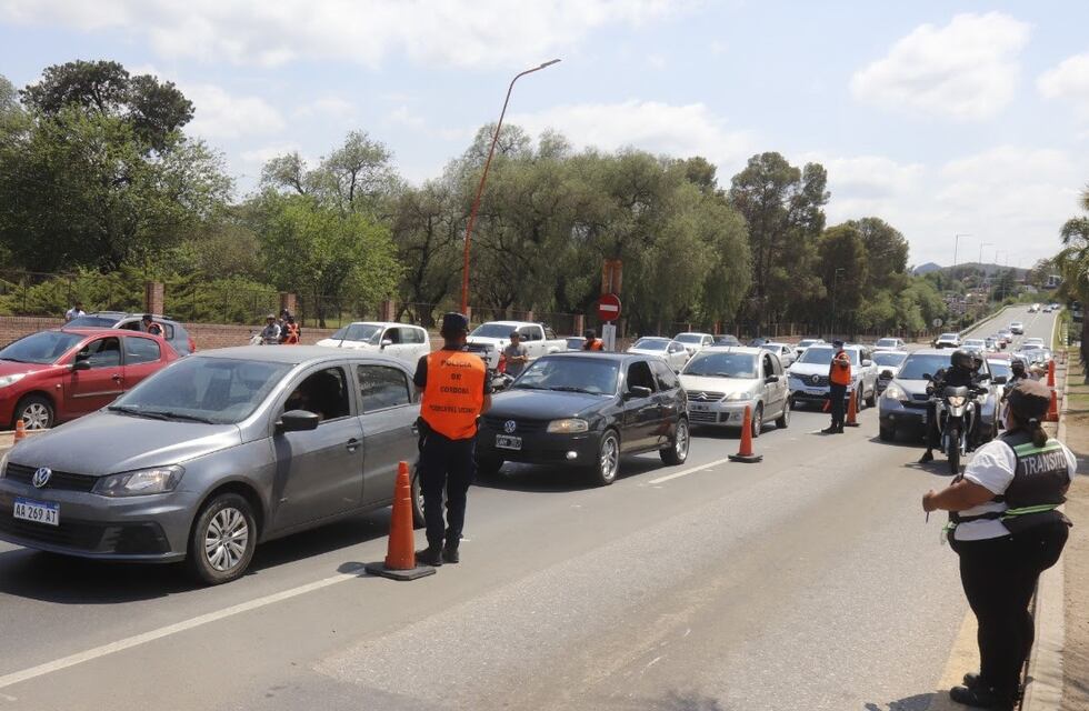 Más de 20 mil vehículos fueron controlados en los ingresos de Carlos Paz este fin de  semana