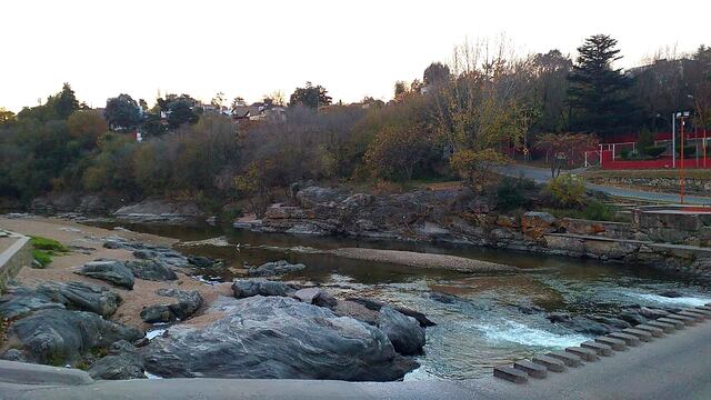 Zonda del Fantasio en Villa Carlos Paz, en nublada mañana de viernes.