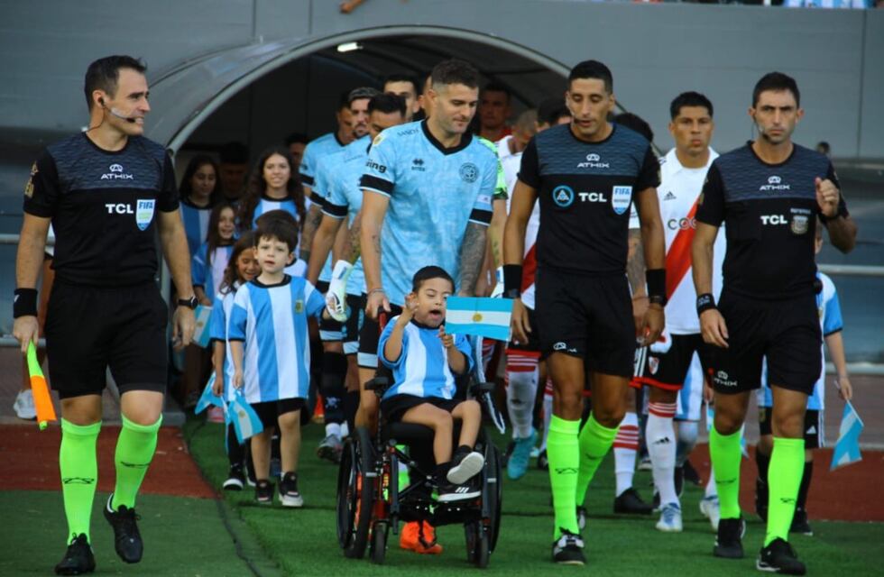 Bautista, un hincha sin límites que festejó desde adentro el Belgrano-River