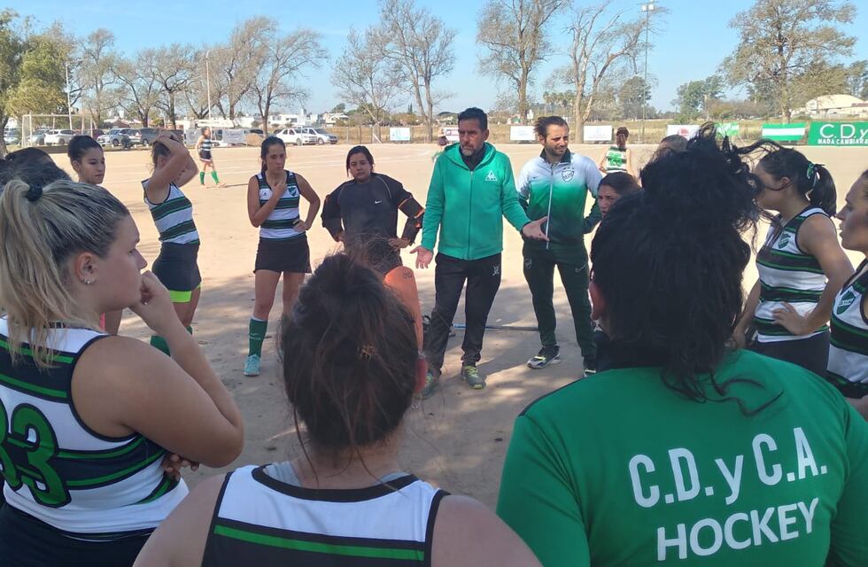 Se jugó el clásico de hockey de Arroyito, el Cultural goleó en primera, San miguel ganó en sub-14 e intermedia.