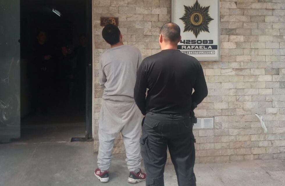 Lo habían liberado, se hizo el “picante” con la policía y terminó en la Alcaidía