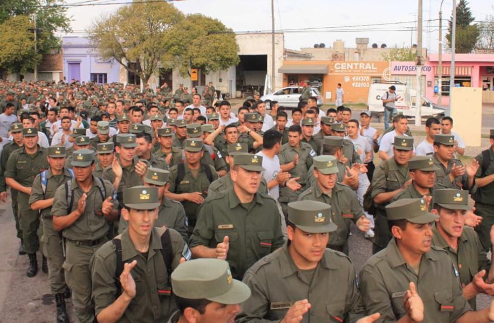 Gendarmes cordobeses viajan a Rosario: 200 efectivos de Jesús María partieron a Santa Fe