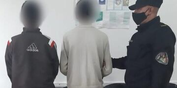 Dos individuos fueron detenidos por comercializar herramientas sustraídas de su lugar de trabajo.