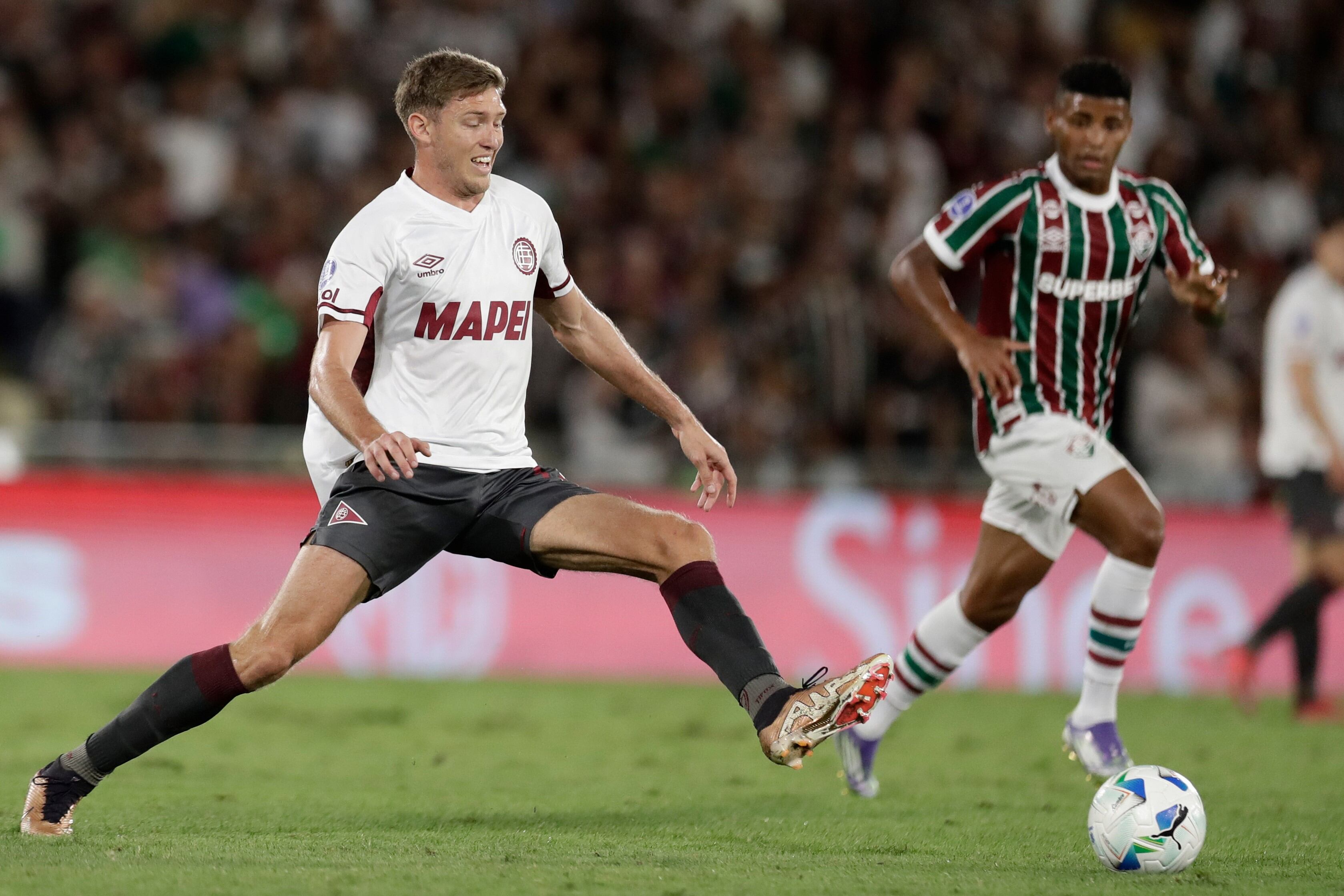 Fluminense vs. Lanús, este martes en Brasil. (AP)