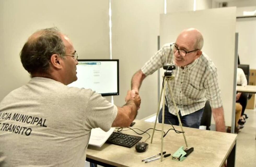Ya renovaron en forma digital la primera licencia de conducir en Córdoba