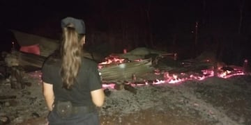 Incendio fatal en El Soberbio: una mujer falleció calcinada.
