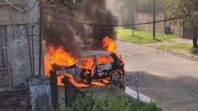 San Fernando: le prendió fuego el auto a su ex con su hija en brazos