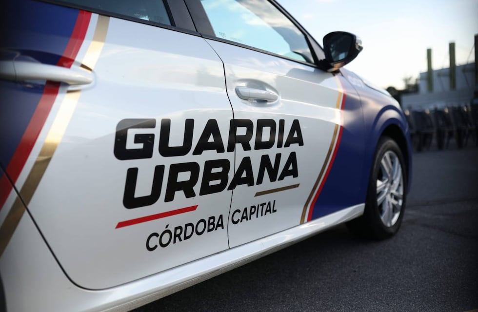 Tras la polémica por los uniformes de la Guardia Urbana de Córdoba, Passerini echó a un funcionario