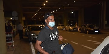 Mate en mano, el uruguayo Alfonso Lima llegó el viernes por la noche y este sábado fue presentado como refuerzo de Belgrano.