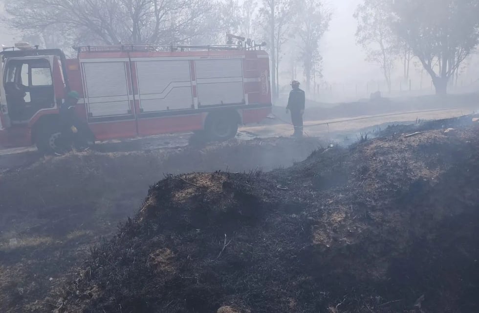 Bomberos combatieron un incendio en la fábrica militar de Río Tercero