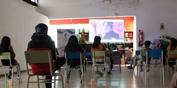 Regres+o el ciclo de cine en el barrio 3 de Febrero