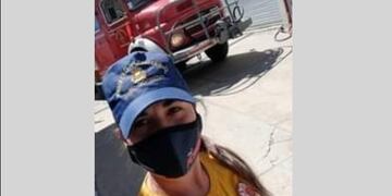 Ludmila Uribe Leoz, integrante del cuerpo de Bomberos Voluntarios de Coronel Dorrego.