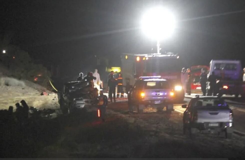 Tragedia en San Juan: tres muertos y cuatro heridos en cuádruple choque