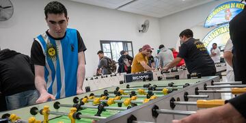 La liga mendocina de fútbol organiza la sexta edición del Campeonato Nacional de Fútbol de Mesa.
Foto: Ignacio Blanco / Los Andes