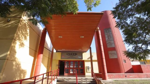 Filmaron a dos adolescentes "a las piñas" dentro del aula.