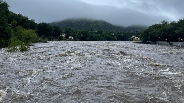 Río San Antonio creció 3,5 m,